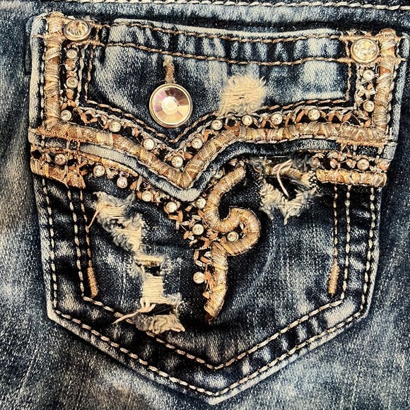 BADA BLING BADA BOOM! Gorgeous Rock Revival Shorts - Picture 4 of 5